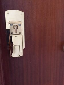 escudo acorazado magnético para proteger tu casa de robos