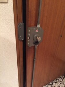 para cerraduras sobre puestas CR