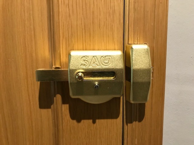 Cerrojos seguridad para puertas