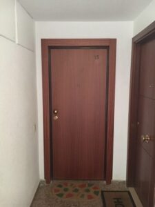 puerta acorazada reforzada en seguridad
