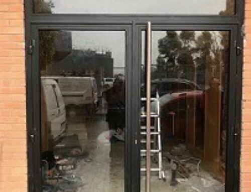 Puertas para comunidades de vecinos y portales ¿son seguras?